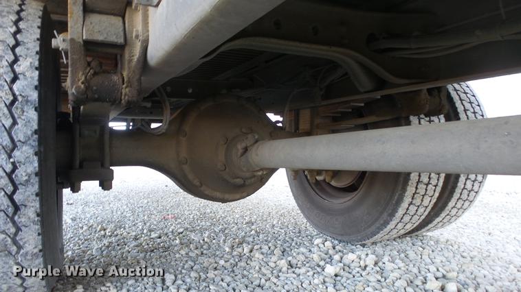 image for item EM9250 2000 International 4700 box truck