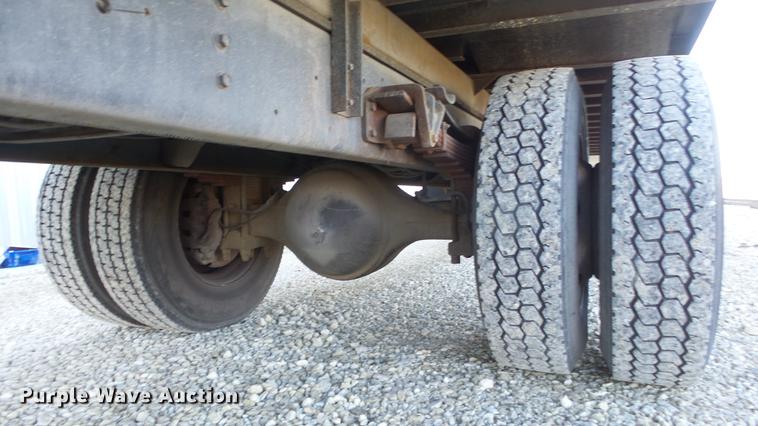 image for item EM9250 2000 International 4700 box truck