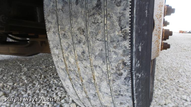 image for item EM9250 2000 International 4700 box truck