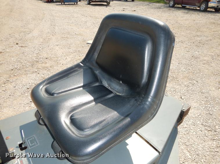 image for item EN9224 1995 Grazer G1890 ZTR lawn mower