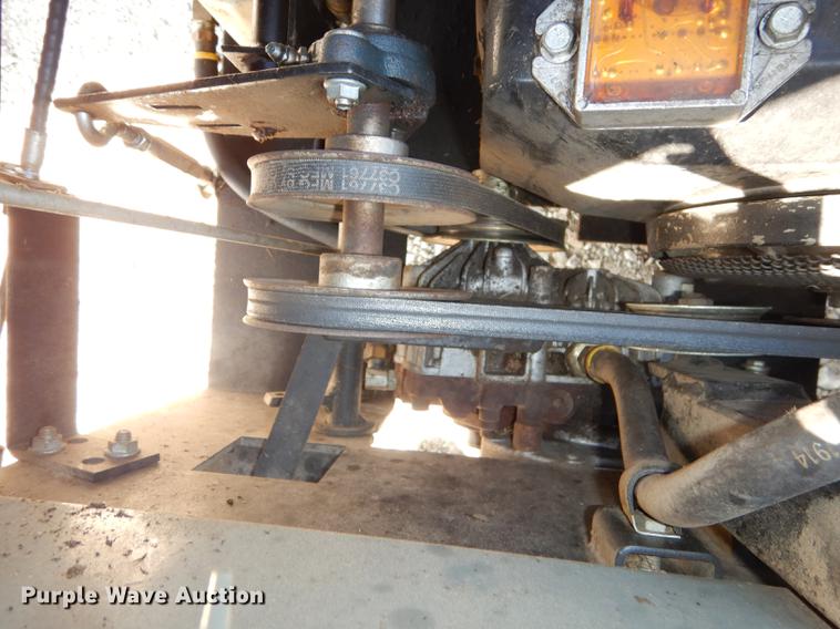 image for item EN9224 1995 Grazer G1890 ZTR lawn mower