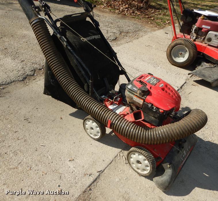 image for item EN9226 Troy-Bilt chipper/shredder/vacuum