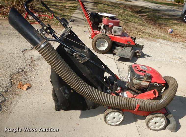 image for item EN9226 Troy-Bilt chipper/shredder/vacuum