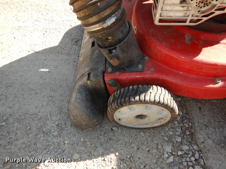 image for item EN9226 Troy-Bilt chipper/shredder/vacuum