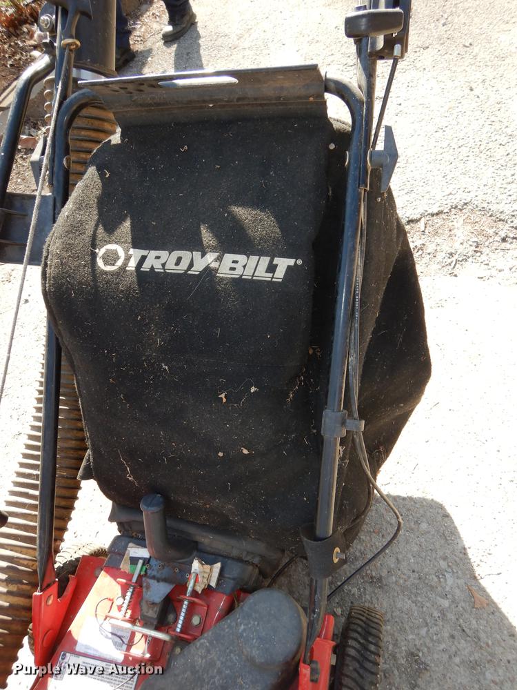 image for item EN9226 Troy-Bilt chipper/shredder/vacuum