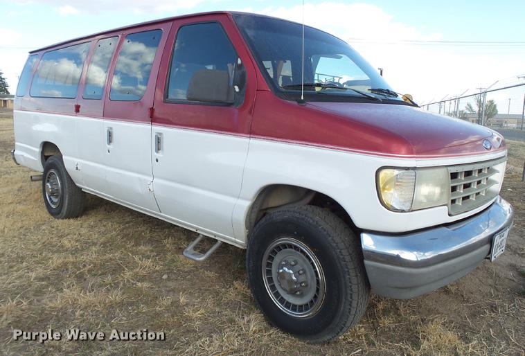 image for item EN9542 1993 Ford Club Wagon van