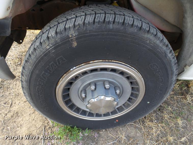 image for item EN9542 1993 Ford Club Wagon van