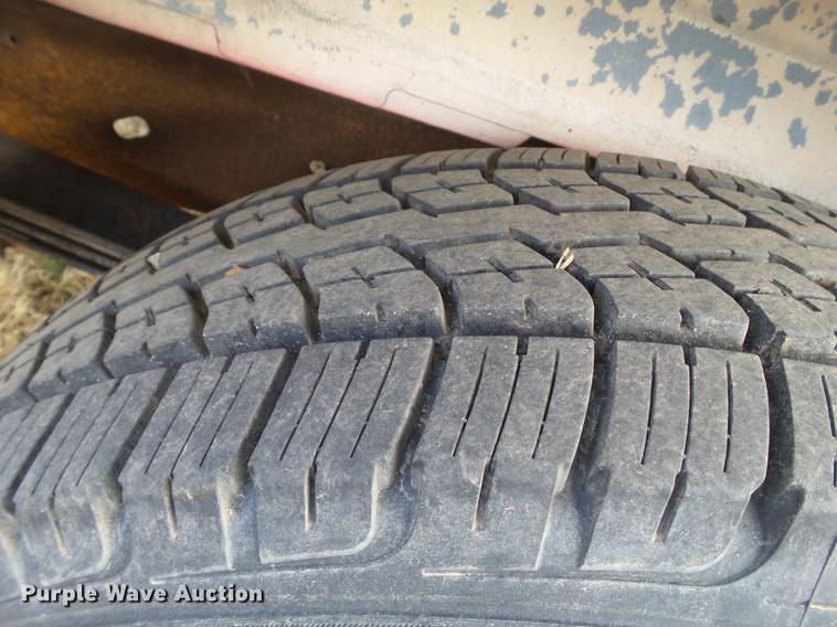 image for item EN9542 1993 Ford Club Wagon van