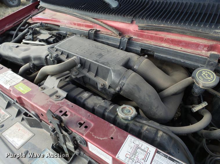 image for item EN9542 1993 Ford Club Wagon van