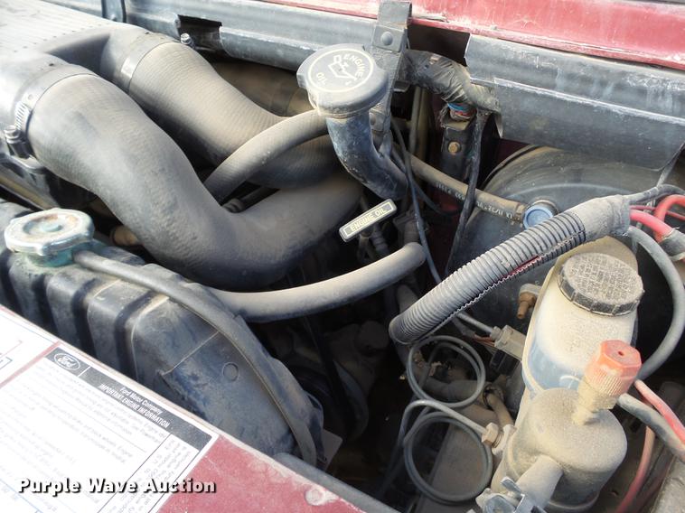 image for item EN9542 1993 Ford Club Wagon van