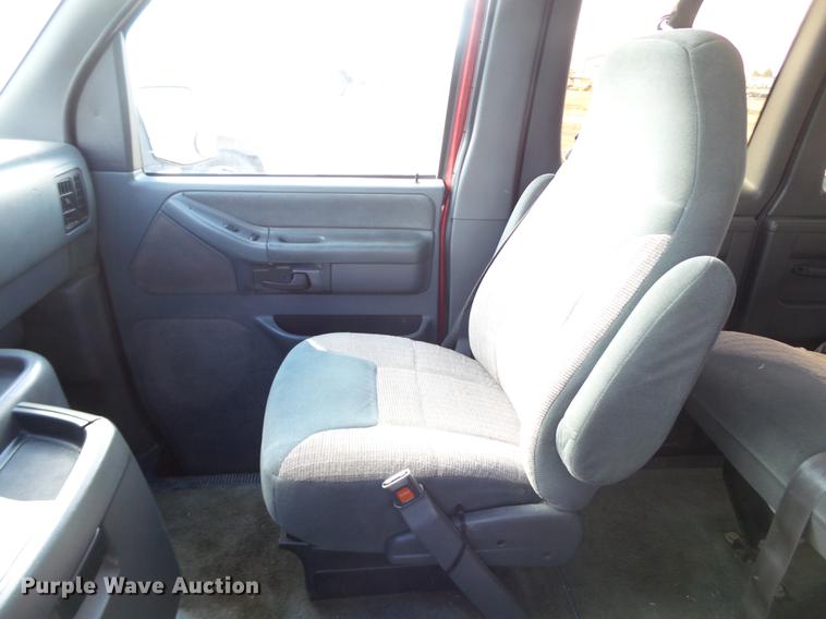 image for item EN9542 1993 Ford Club Wagon van