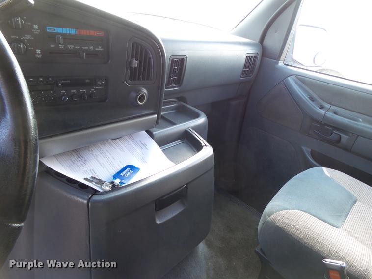 image for item EN9542 1993 Ford Club Wagon van