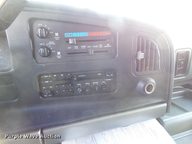 image for item EN9542 1993 Ford Club Wagon van