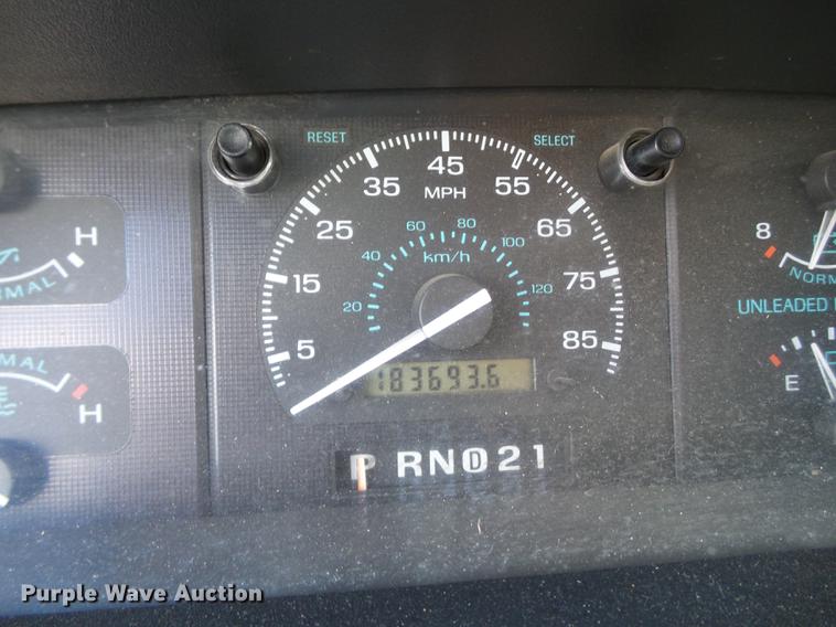 image for item EN9542 1993 Ford Club Wagon van