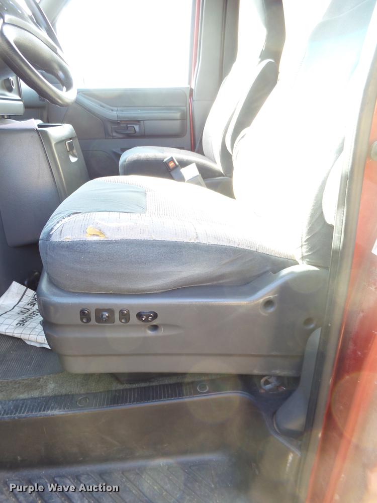 image for item EN9542 1993 Ford Club Wagon van