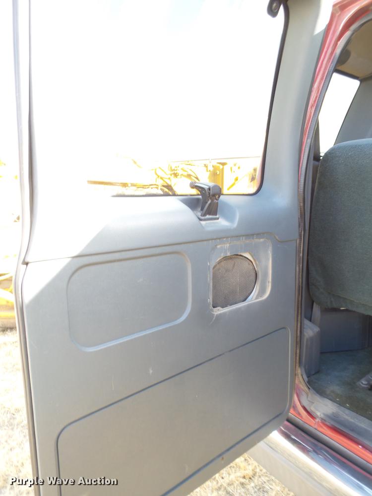 image for item EN9542 1993 Ford Club Wagon van