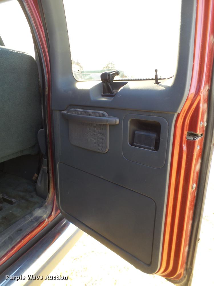 image for item EN9542 1993 Ford Club Wagon van