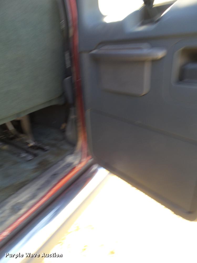 image for item EN9542 1993 Ford Club Wagon van