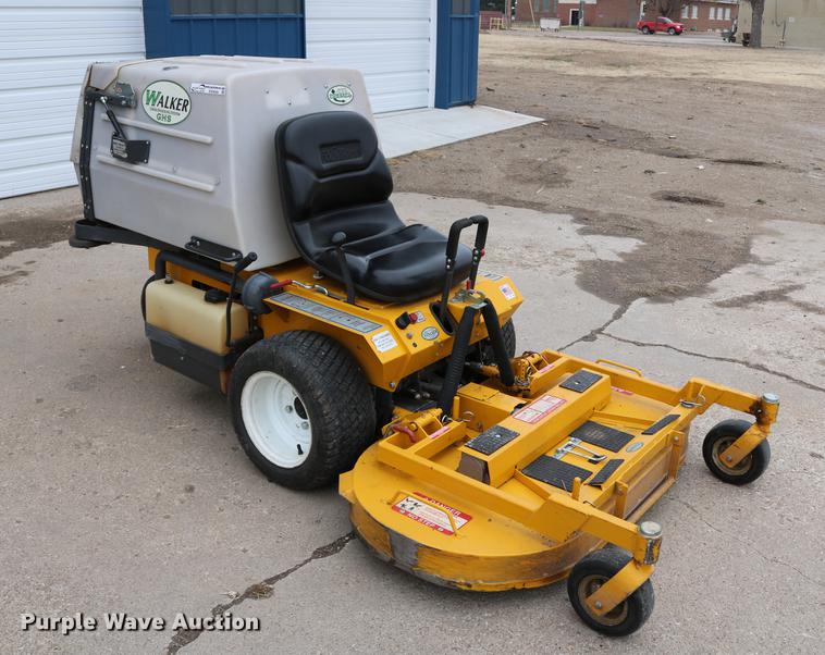 image for item EW9086 2006 Walker MCGHS ZTR lawn mower