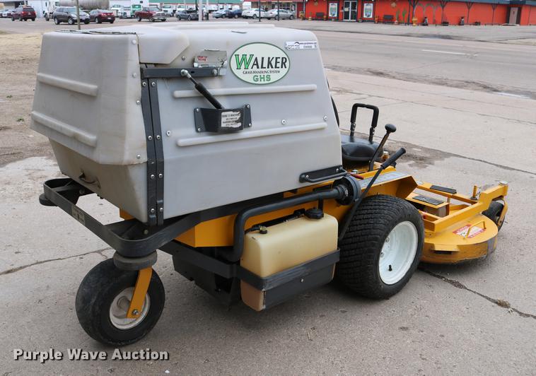 image for item EW9086 2006 Walker MCGHS ZTR lawn mower