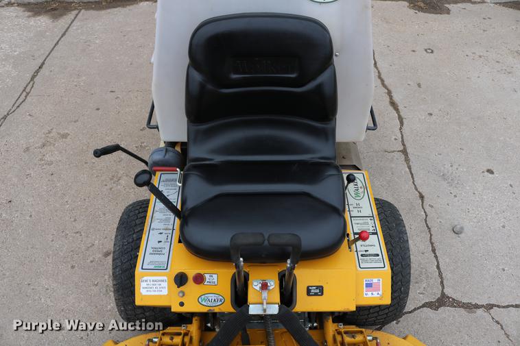 image for item EW9086 2006 Walker MCGHS ZTR lawn mower