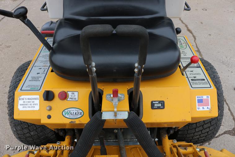 image for item EW9086 2006 Walker MCGHS ZTR lawn mower