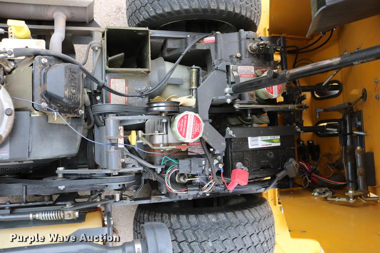 image for item EW9086 2006 Walker MCGHS ZTR lawn mower