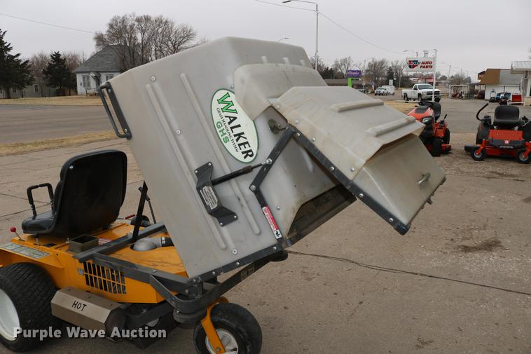 image for item EW9086 2006 Walker MCGHS ZTR lawn mower