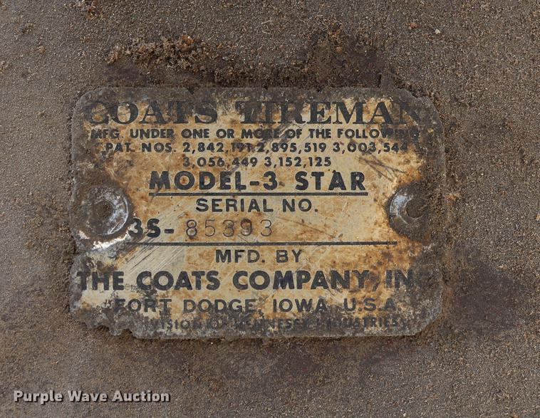 image for item EW9109 Tire repair machine, jack, and hydraulic lifts