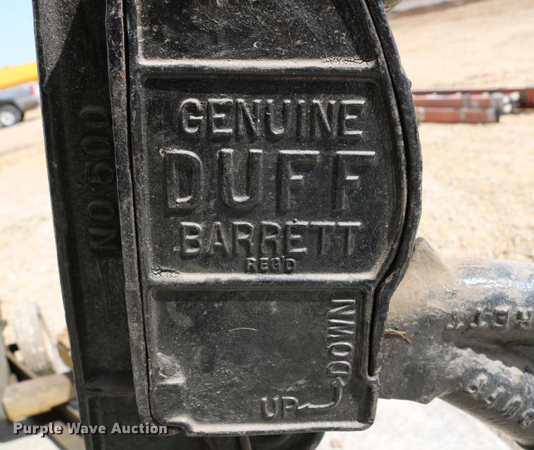 image for item EW9109 Tire repair machine, jack, and hydraulic lifts