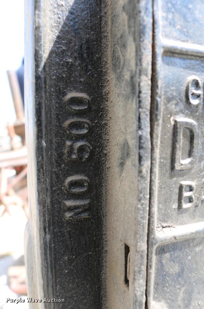 image for item EW9109 Tire repair machine, jack, and hydraulic lifts