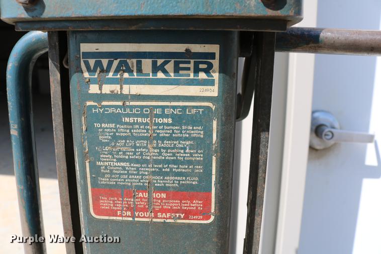 image for item EW9109 Tire repair machine, jack, and hydraulic lifts