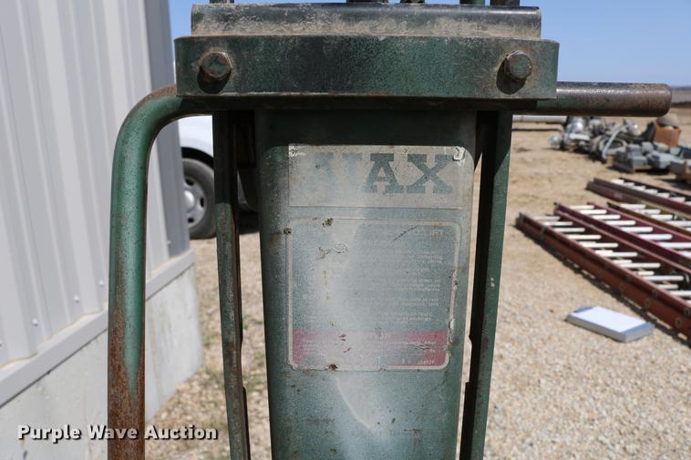 image for item EW9109 Tire repair machine, jack, and hydraulic lifts