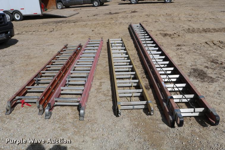 image for item EW9110 (4) fiberglass extension ladders