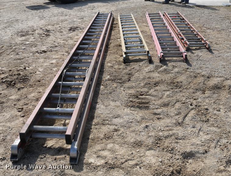 image for item EW9110 (4) fiberglass extension ladders