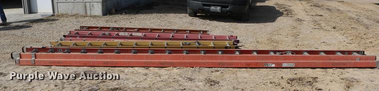 image for item EW9110 (4) fiberglass extension ladders