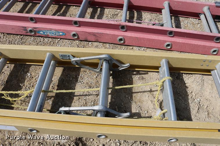 image for item EW9110 (4) fiberglass extension ladders