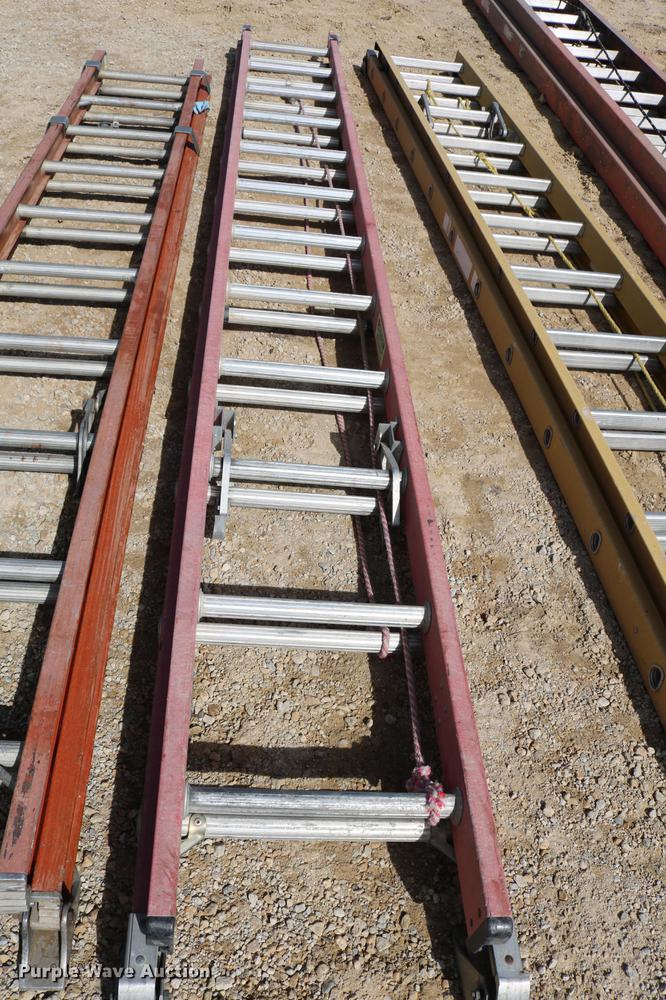 image for item EW9110 (4) fiberglass extension ladders