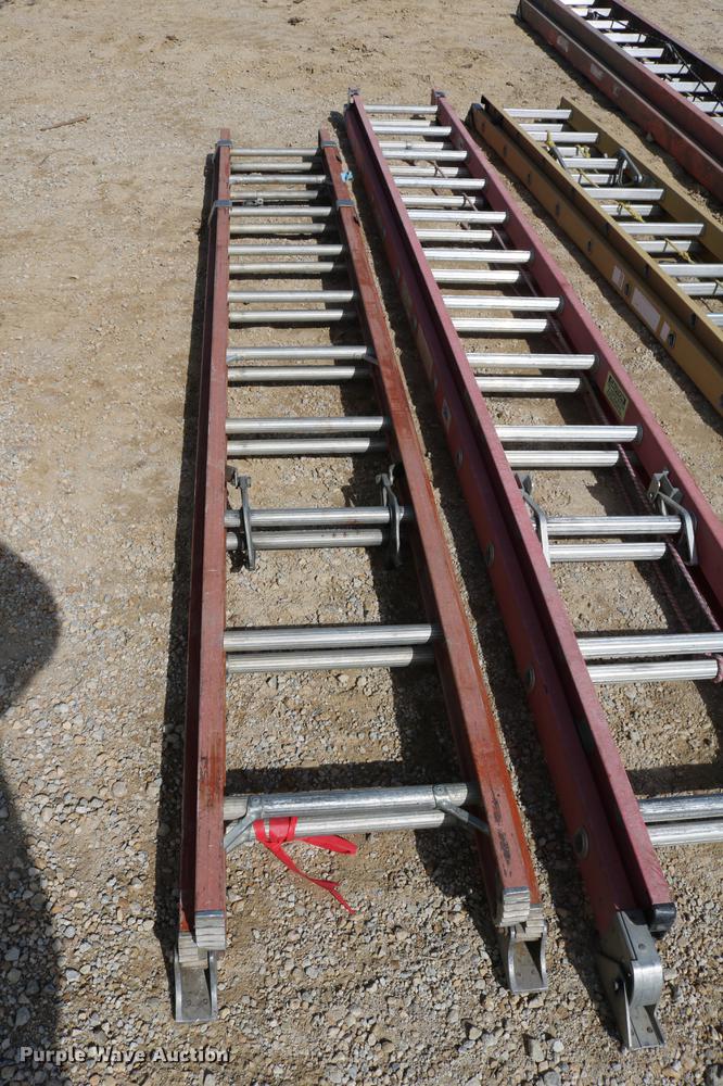 image for item EW9110 (4) fiberglass extension ladders