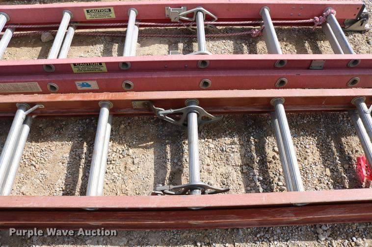 image for item EW9110 (4) fiberglass extension ladders