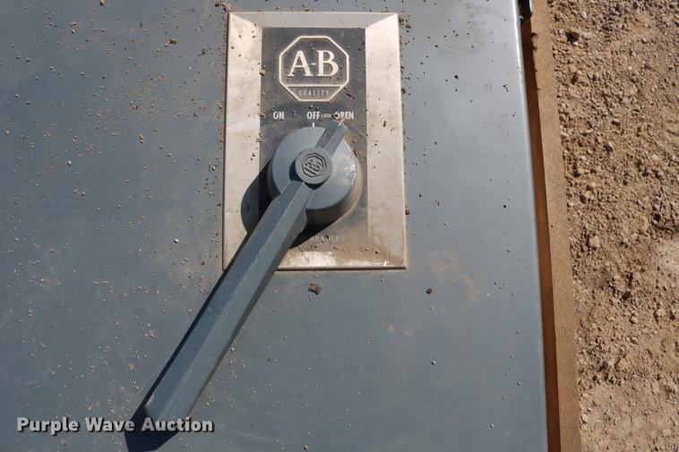 image for item EW9111 Electrical disconnect switches, pump control panels, and lights