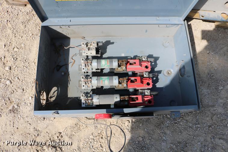 image for item EW9111 Electrical disconnect switches, pump control panels, and lights