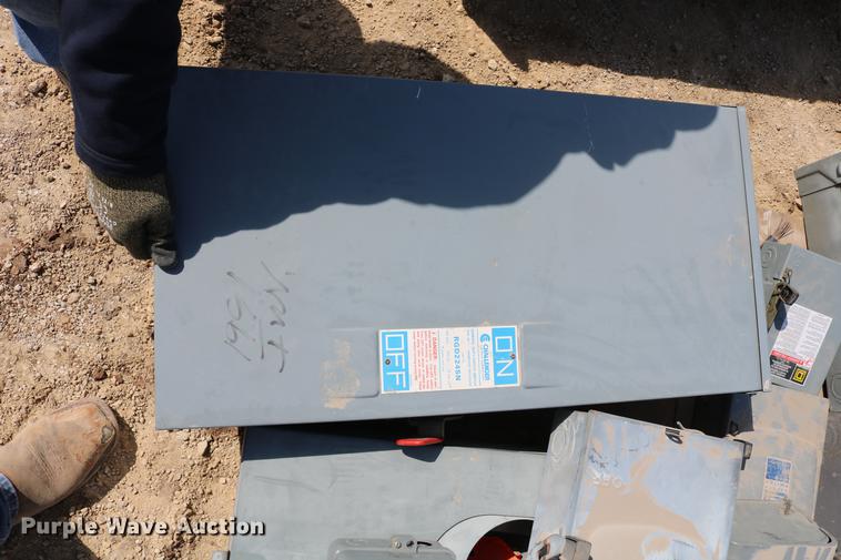 image for item EW9111 Electrical disconnect switches, pump control panels, and lights