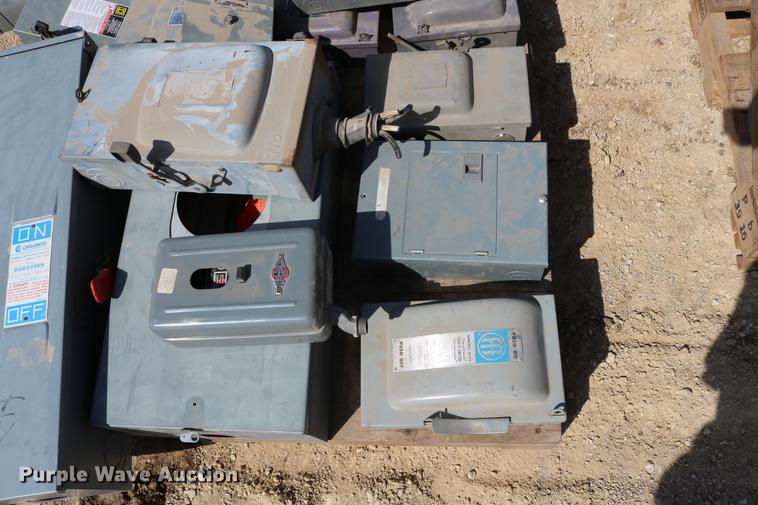 image for item EW9111 Electrical disconnect switches, pump control panels, and lights