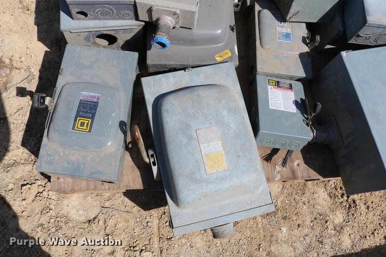 image for item EW9111 Electrical disconnect switches, pump control panels, and lights