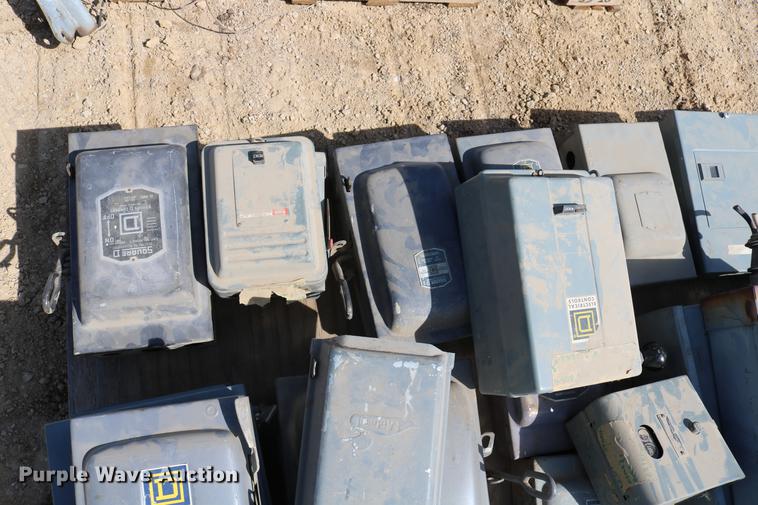 image for item EW9111 Electrical disconnect switches, pump control panels, and lights