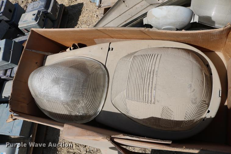 image for item EW9111 Electrical disconnect switches, pump control panels, and lights