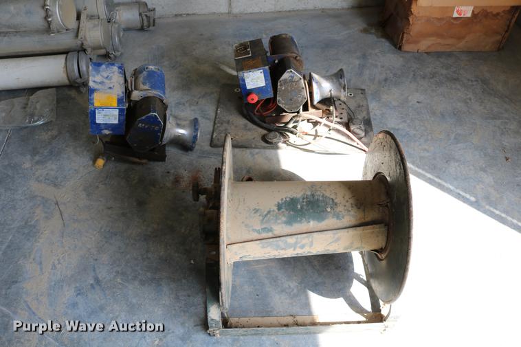 image for item EW9112 Air reel and hoist