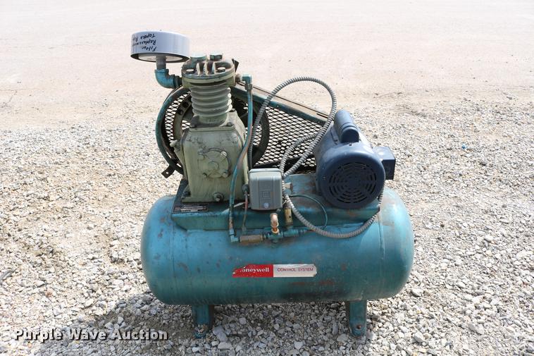 image for item EW9144 (2) air compressors