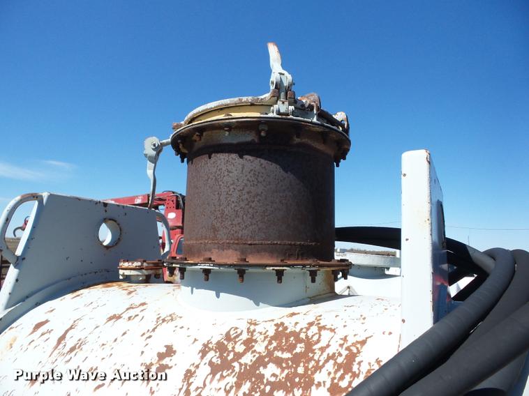 image for item K6480 1987 Tank trailer